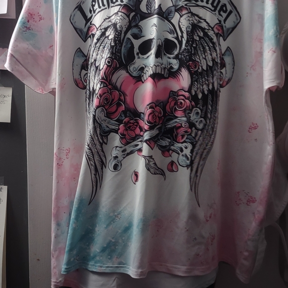 NWOT Women's Skull V Neck Top - Picture 3 of 3